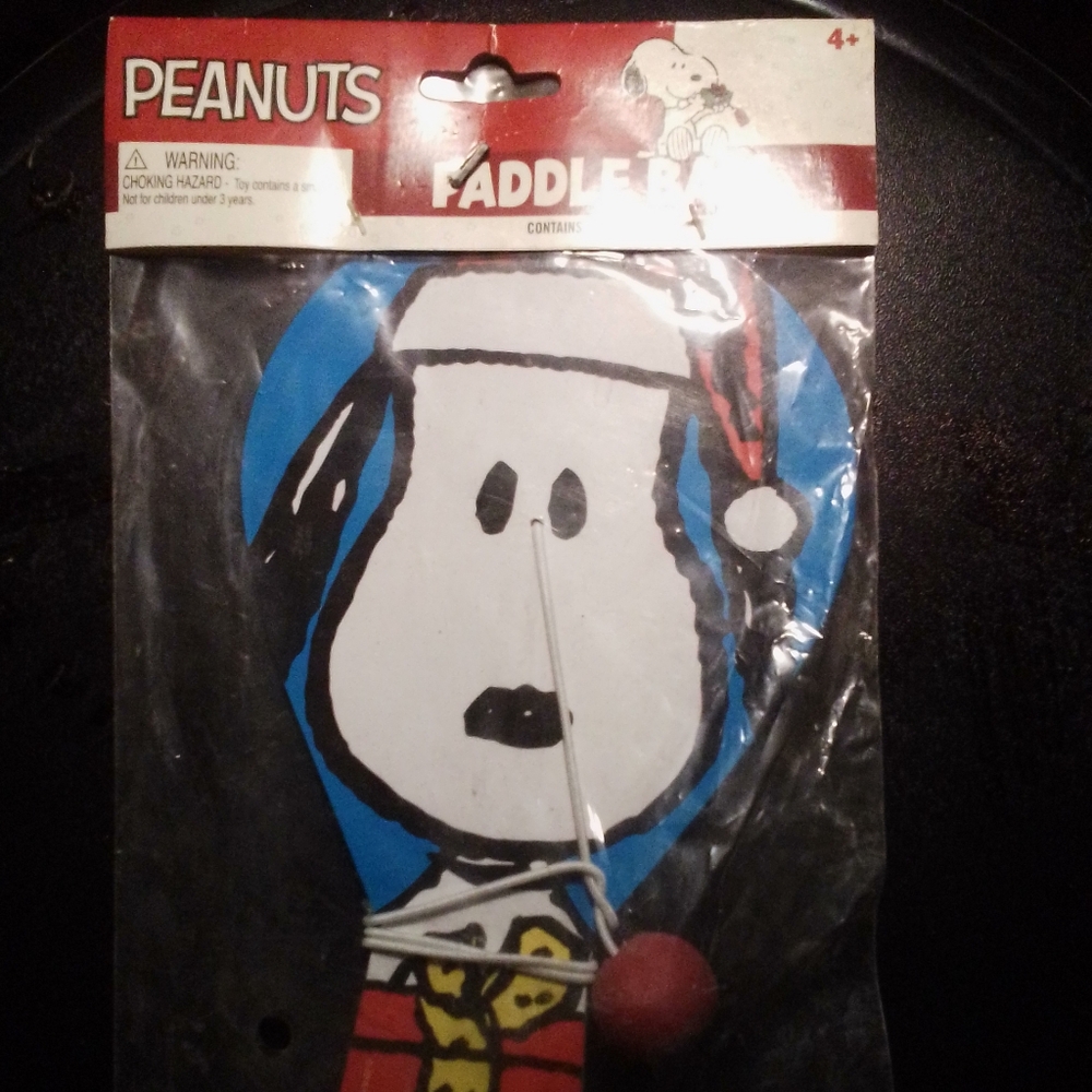 Snoopy Paddle Ball Toy NIP
